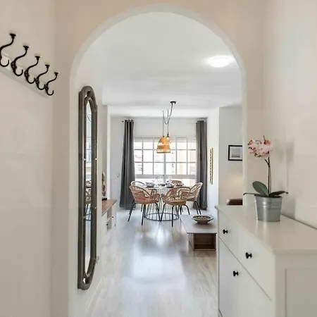 Apartment Spacious & Authentic By Rems
