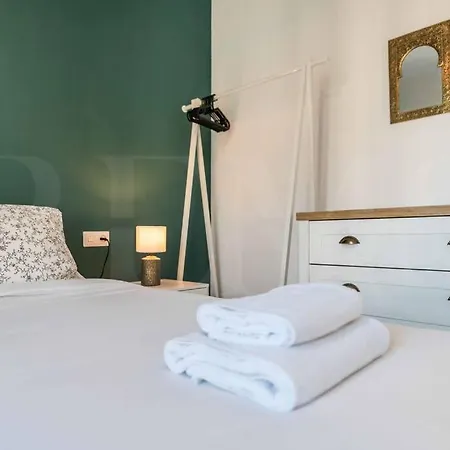Spacious & Authentic By Rems Apartment *