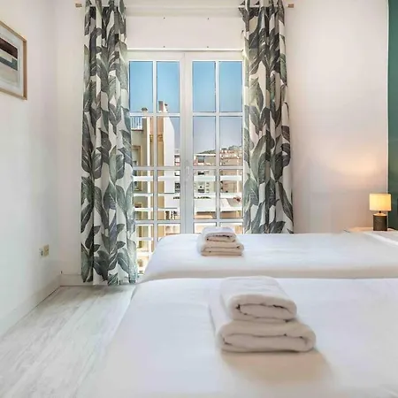Spacious & Authentic By Rems Apartment *