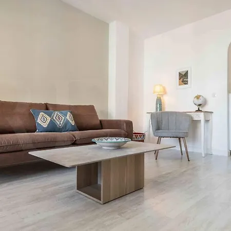 Apartment Spacious & Authentic By Rems *