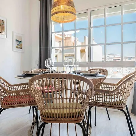 Spacious & Authentic By Rems Apartment